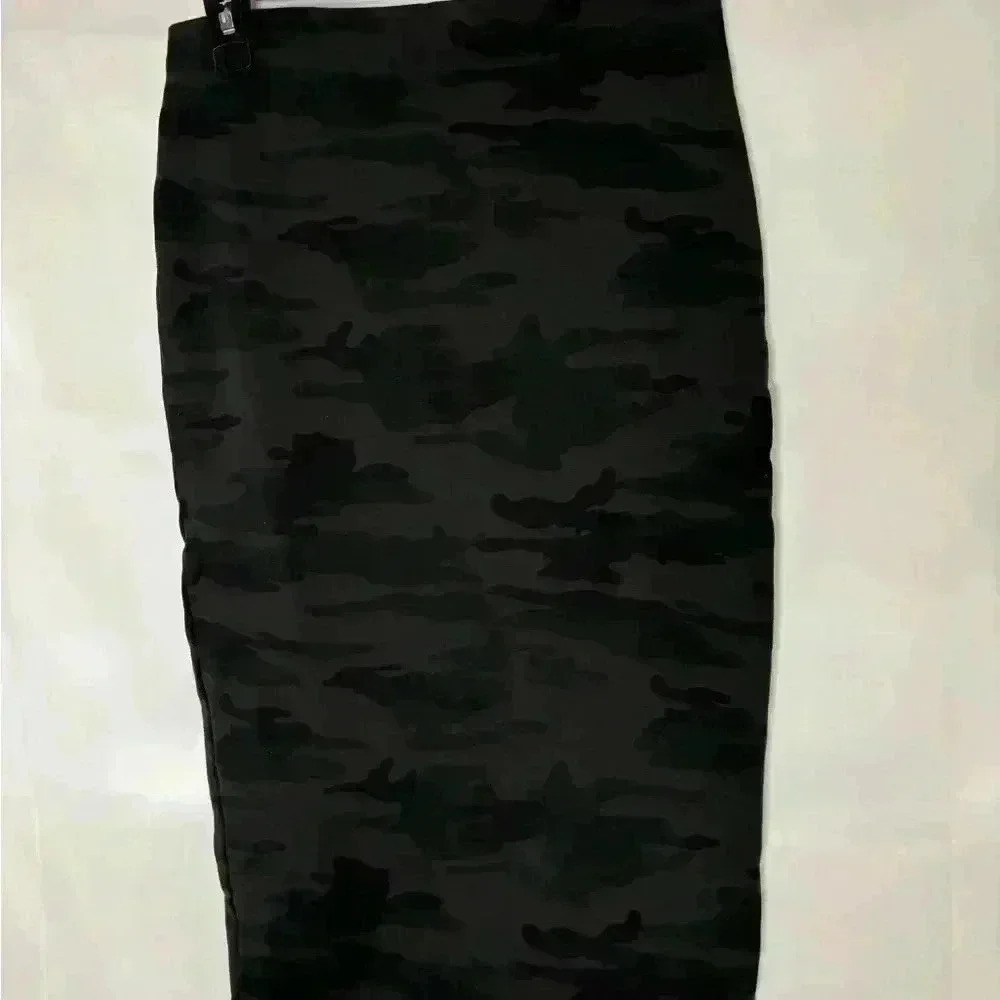 Womens size small sanctuary brand pencil, #M462 - Picture 3 of 5